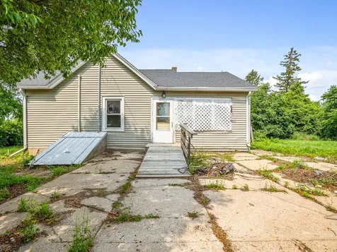 9836 East Maize Road Ridott IL 61067