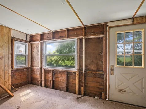 9836 East Maize Road Ridott IL 61067