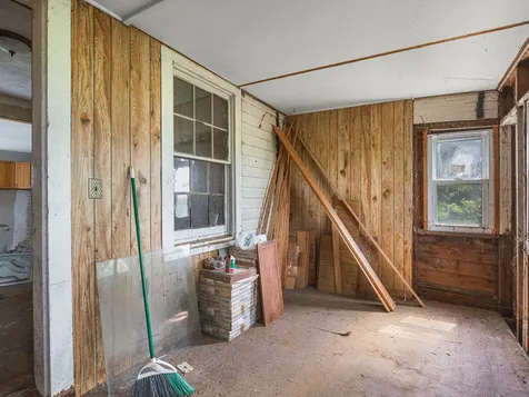9836 East Maize Road Ridott IL 61067