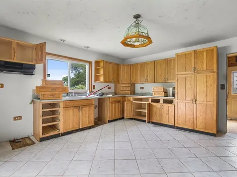 9836 East Maize Road Ridott IL 61067
