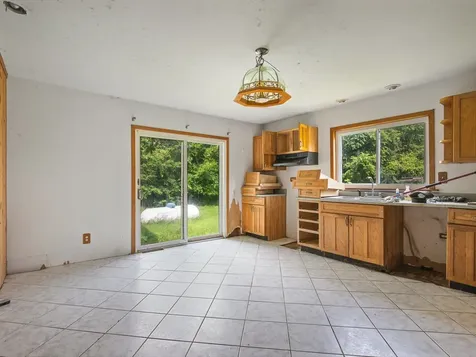 9836 East Maize Road Ridott IL 61067