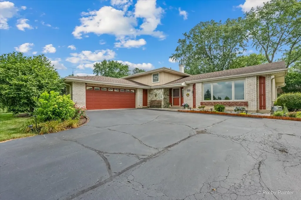 163 South Circle Avenue Bloomingdale IL 60108