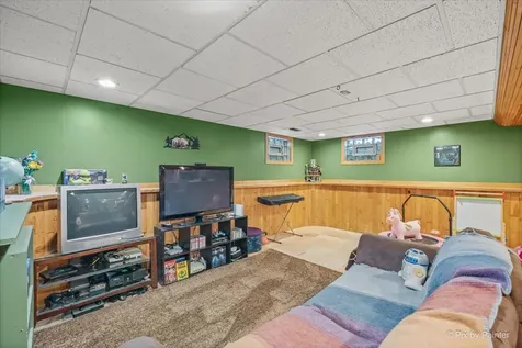 163 South Circle Avenue Bloomingdale IL 60108