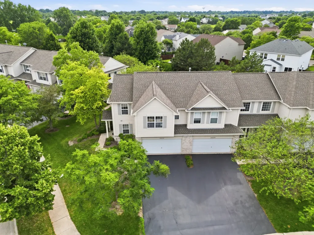 2233 Sunrise Circle Aurora IL 60503