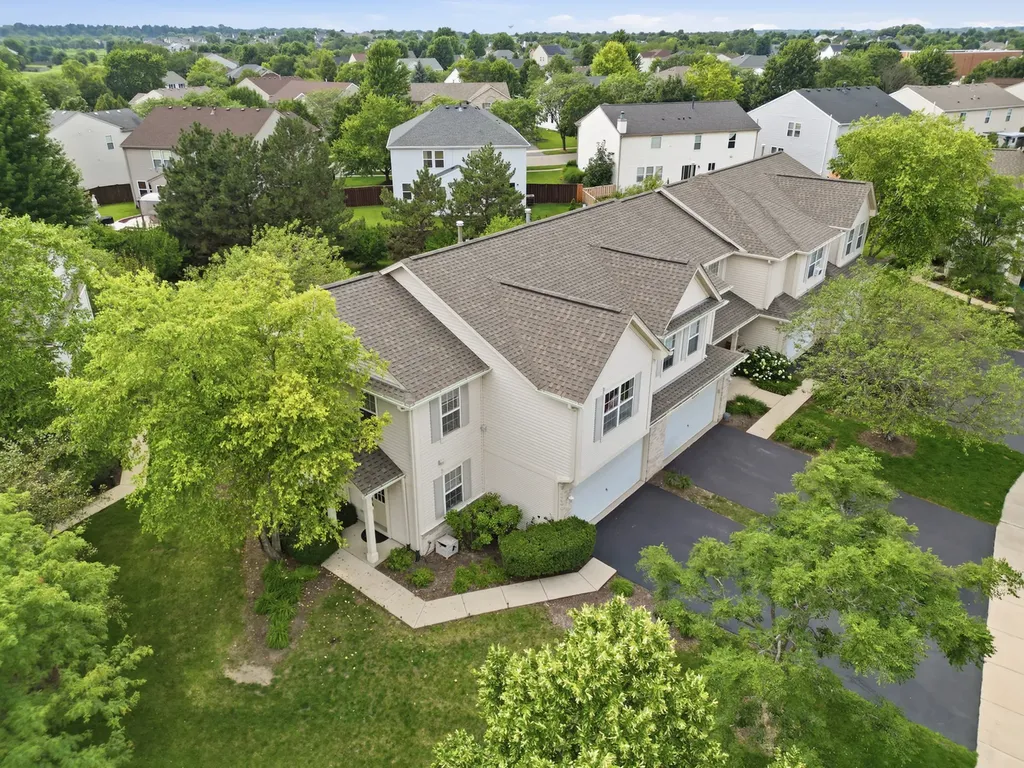 2233 Sunrise Circle Aurora IL 60503