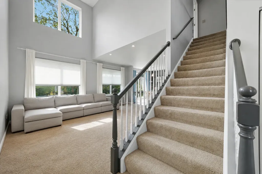2233 Sunrise Circle Aurora IL 60503