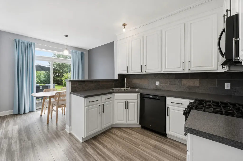 2233 Sunrise Circle Aurora IL 60503
