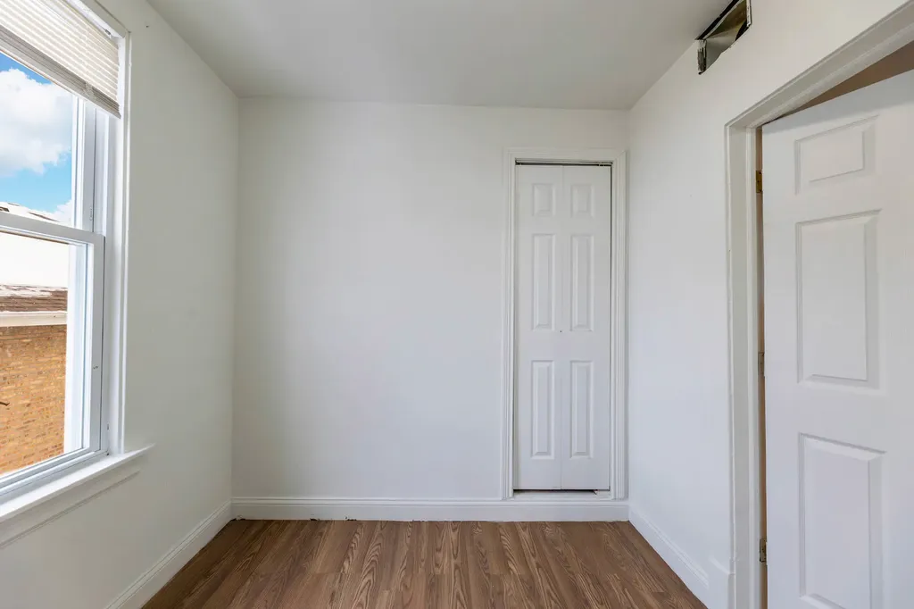 8632 South Escanaba Avenue Chicago IL 60617