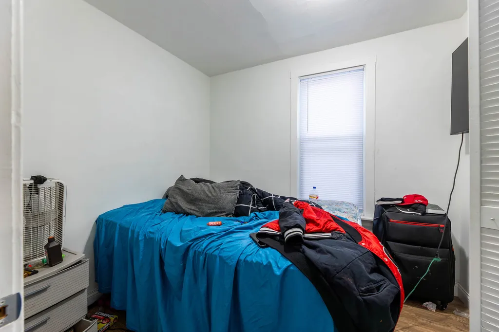 8632 South Escanaba Avenue Chicago IL 60617