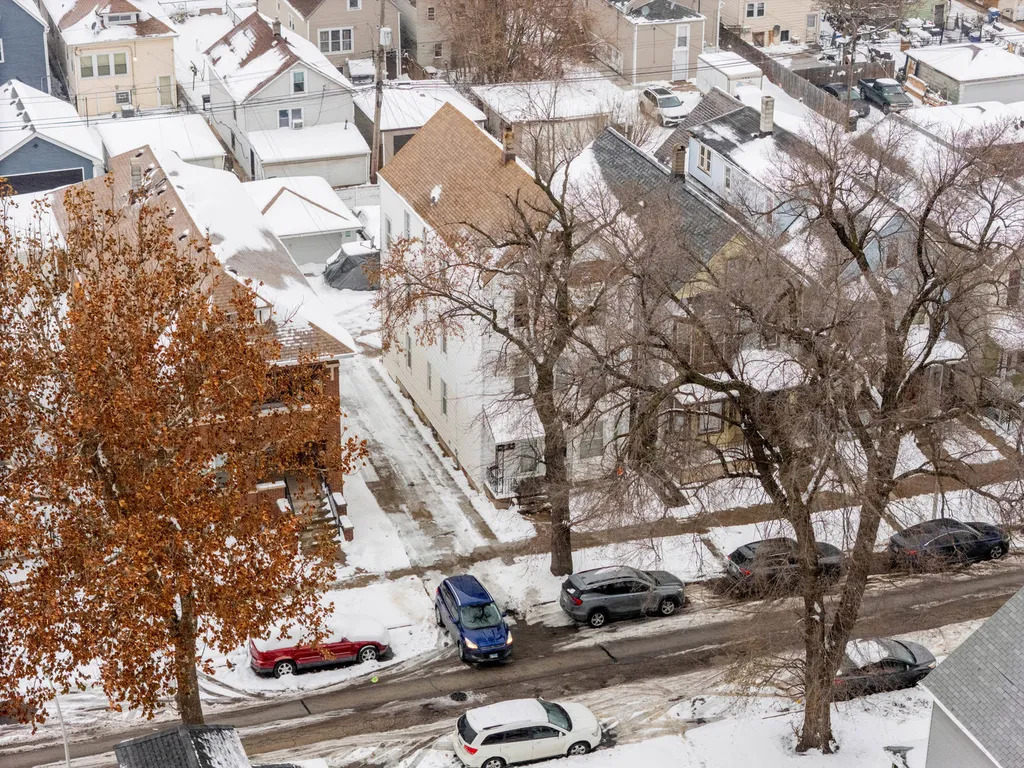 8632 South Escanaba Avenue Chicago IL 60617