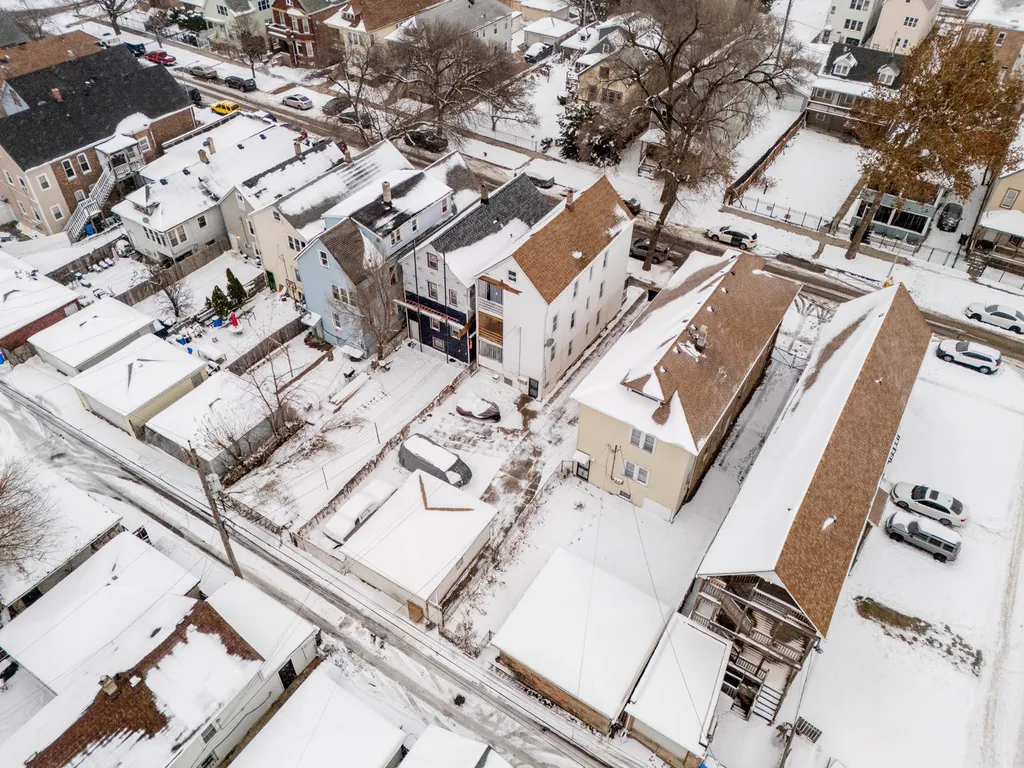 8632 South Escanaba Avenue Chicago IL 60617