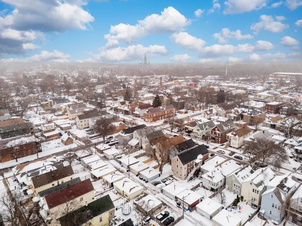8632 South Escanaba Avenue Chicago IL 60617