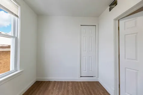 8632 South Escanaba Avenue Chicago IL 60617
