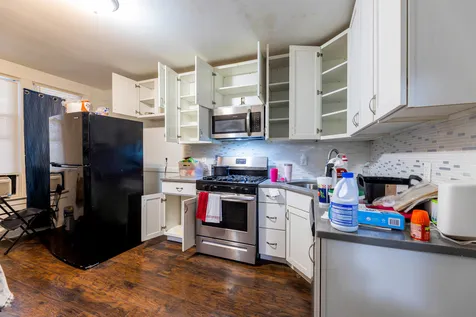 8632 South Escanaba Avenue Chicago IL 60617