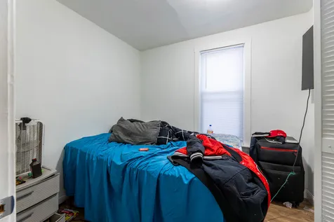 8632 South Escanaba Avenue Chicago IL 60617
