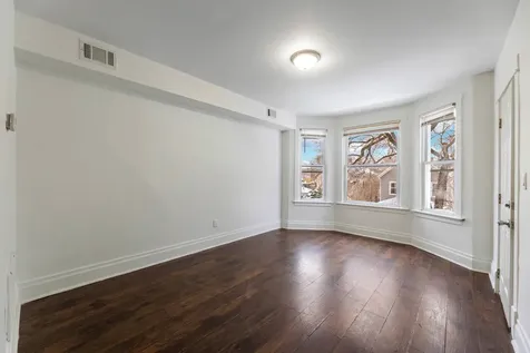 8632 South Escanaba Avenue Chicago IL 60617