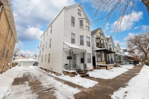 8632 South Escanaba Avenue Chicago IL 60617