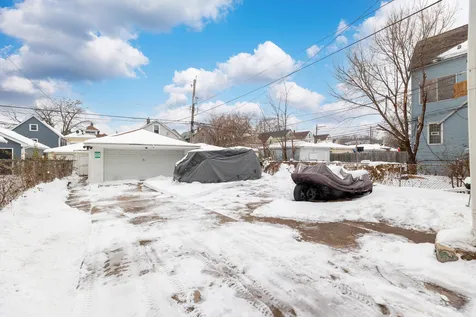 8632 South Escanaba Avenue Chicago IL 60617