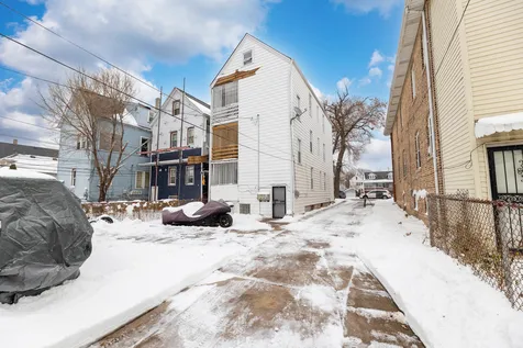 8632 South Escanaba Avenue Chicago IL 60617