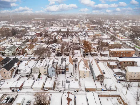 8632 South Escanaba Avenue Chicago IL 60617