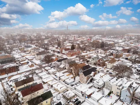 8632 South Escanaba Avenue Chicago IL 60617