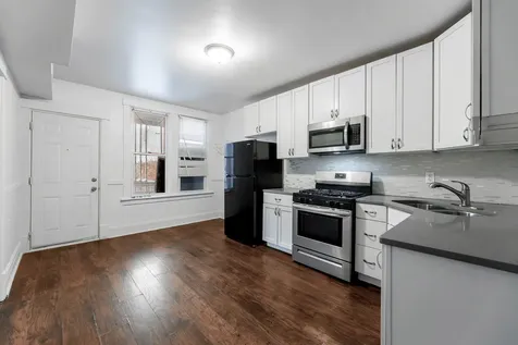 8632 South Escanaba Avenue Chicago IL 60617