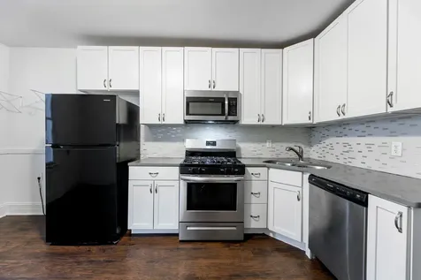 8632 South Escanaba Avenue Chicago IL 60617