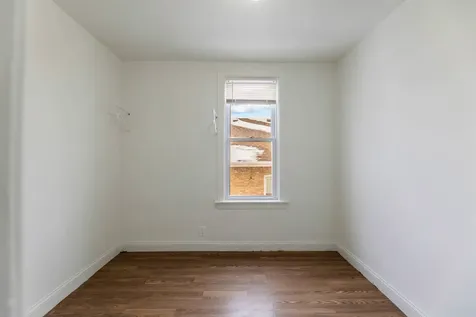 8632 South Escanaba Avenue Chicago IL 60617