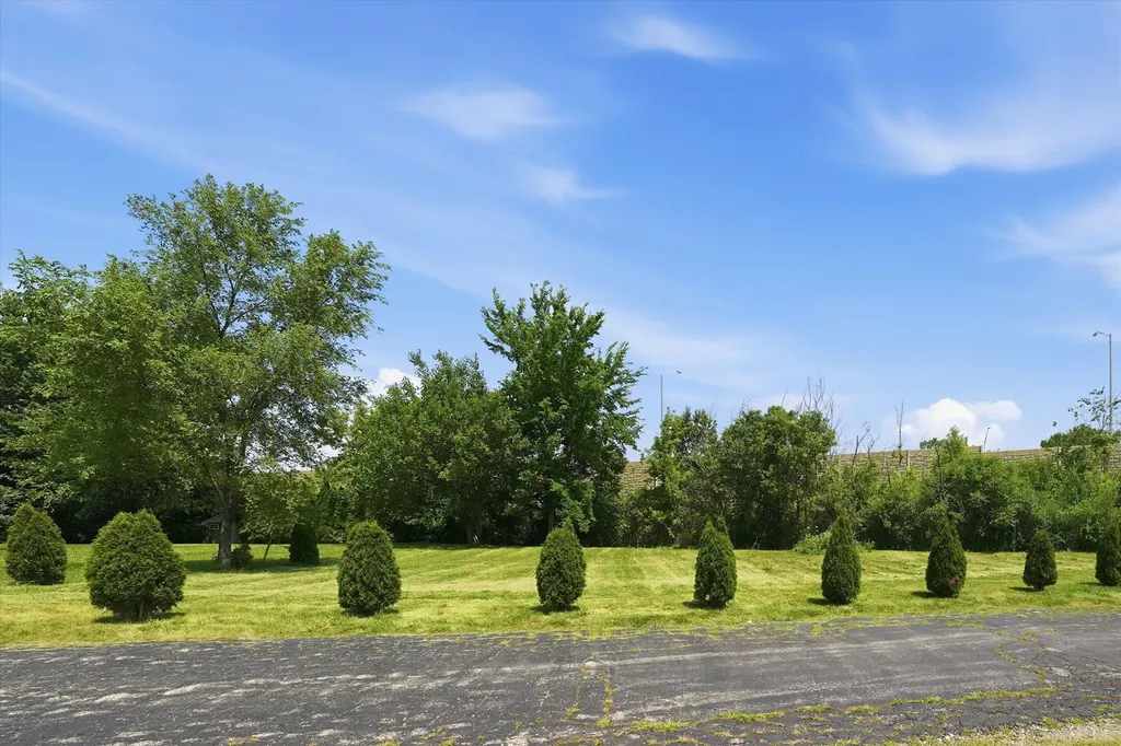 1675 Seward Street Schaumburg IL 60172