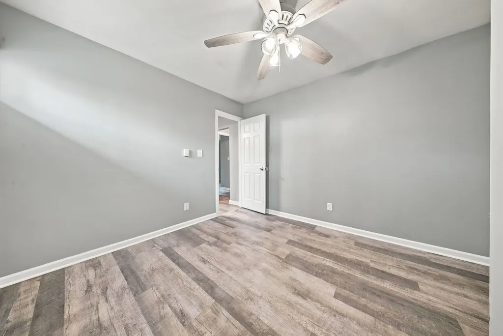 827 4TH Avenue Aurora IL 60505