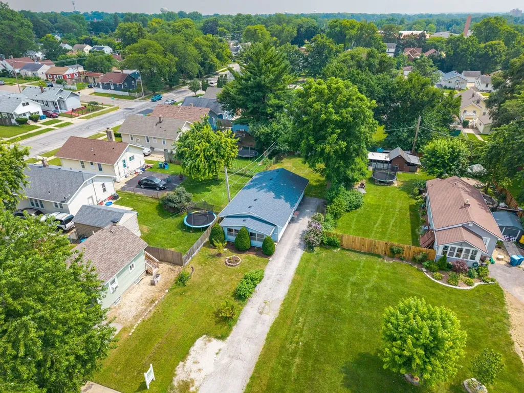 827 4TH Avenue Aurora IL 60505