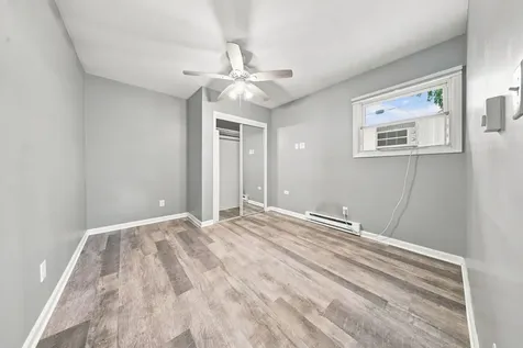 827 4TH Avenue Aurora IL 60505