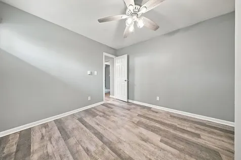 827 4TH Avenue Aurora IL 60505