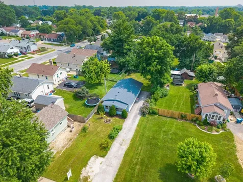 827 4TH Avenue Aurora IL 60505