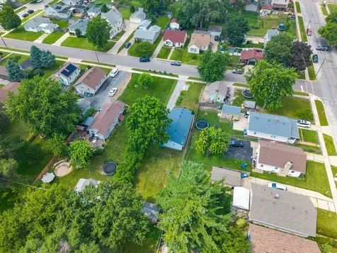 827 4TH Avenue Aurora IL 60505