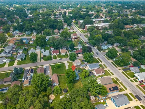 827 4TH Avenue Aurora IL 60505