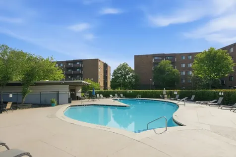 840 Wellington Avenue Elk Grove Village IL 60007
