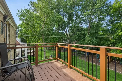 6669 North Sioux Avenue Chicago IL 60646
