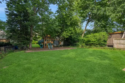 6669 North Sioux Avenue Chicago IL 60646