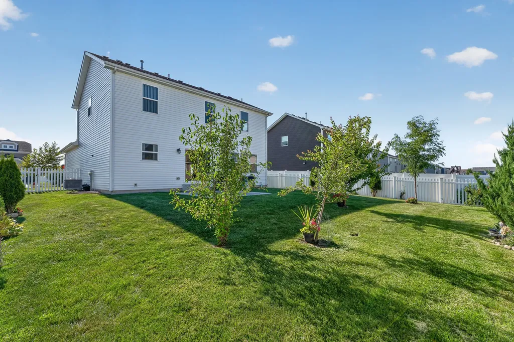 2102 Daly Lane Plainfield IL 60586