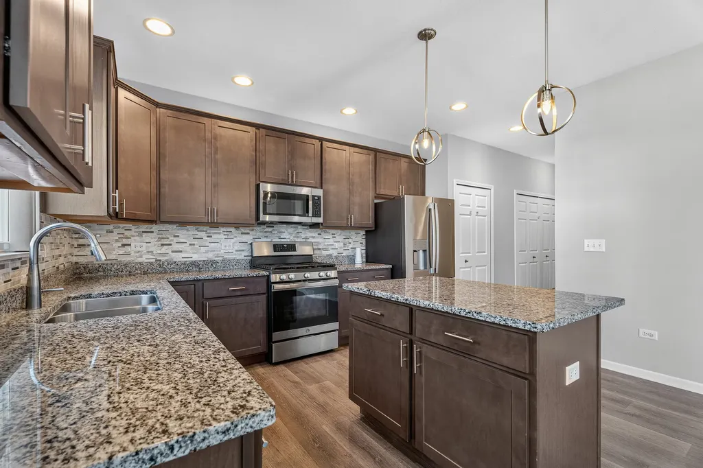 2102 Daly Lane Plainfield IL 60586