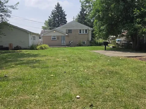 8418 West Crain Street Niles IL 60714