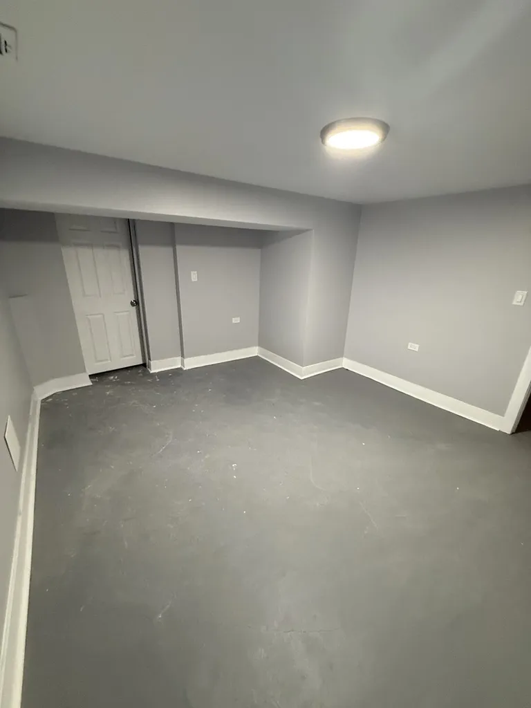 8219 South Honore Street Chicago IL 60620