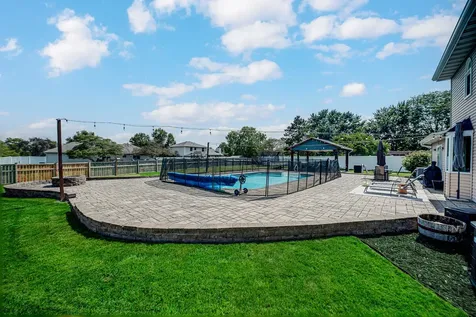 811 1ST Court Manhattan IL 60442