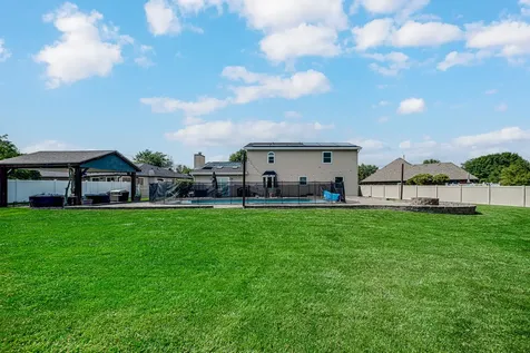 811 1ST Court Manhattan IL 60442
