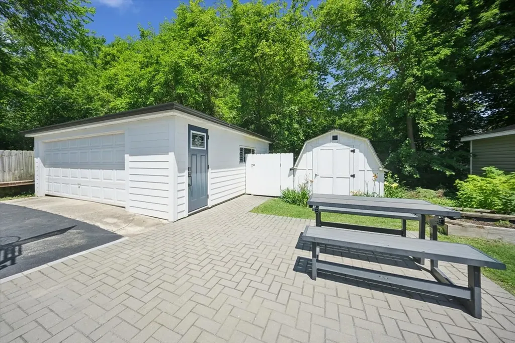 232 East 55th Street Westmont IL 60559