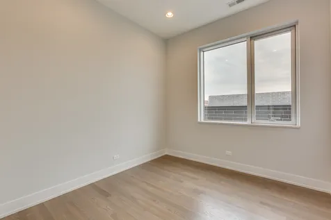 2805 West Cortland Street Chicago IL 60647