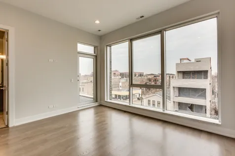 2805 West Cortland Street Chicago IL 60647