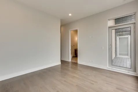 2805 West Cortland Street Chicago IL 60647