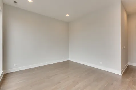 2805 West Cortland Street Chicago IL 60647